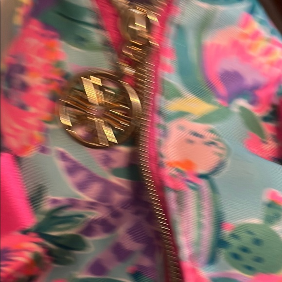 Lilly Pulitzer Pink and Blue luch Bag with Tropical Design - Picture 6 of 7